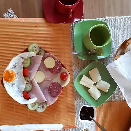 Penzión pre hostí Penzion-ranc U Trapera 2*